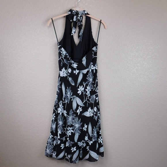 Alyn Paige Black and White Floral Print Dress - Picture 2 of 3